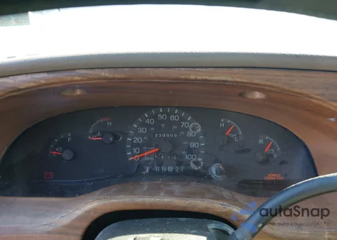 2001 Ford E-150 Recreational из США, поврежденный, VIN 1FDRE14L01HB46867